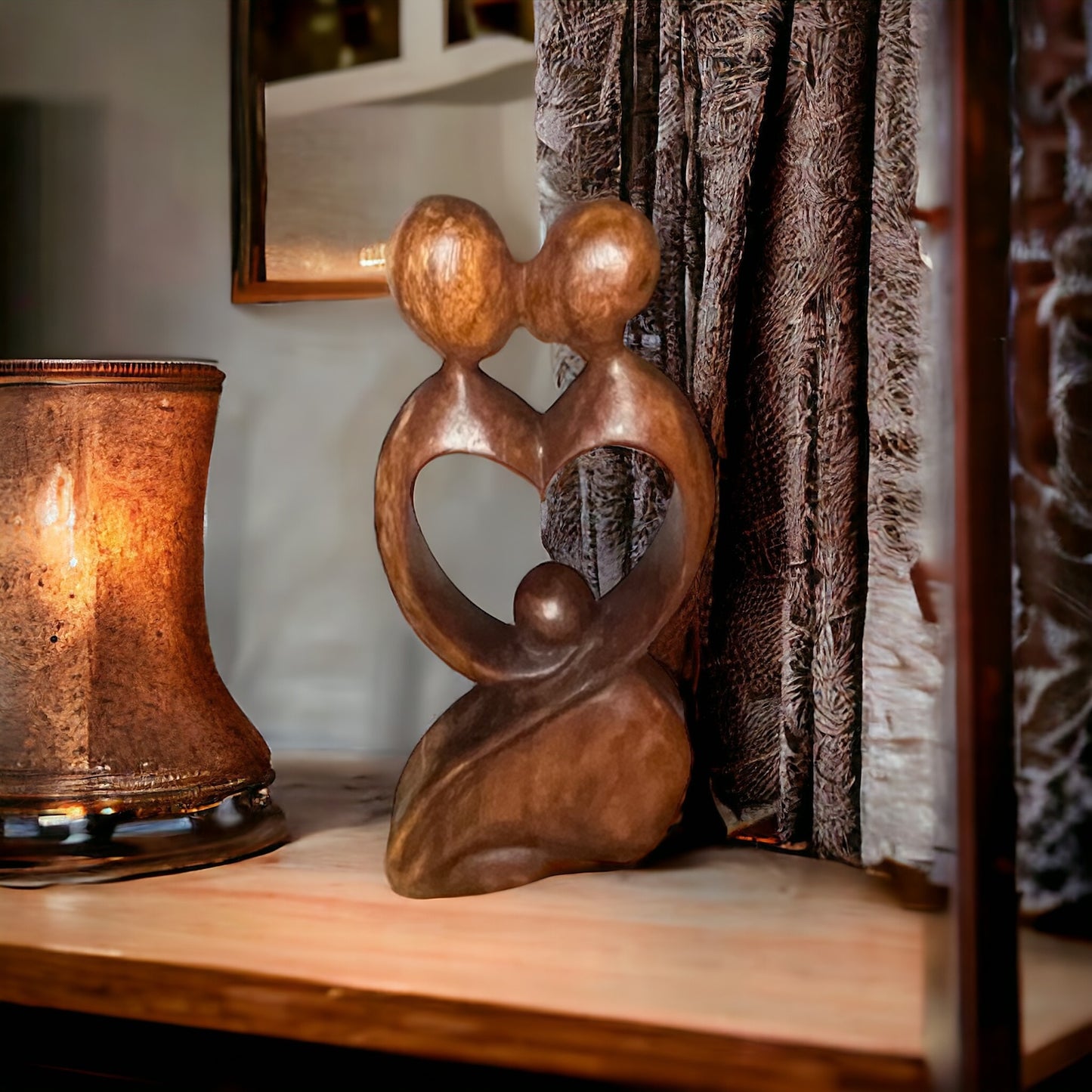 Houten beeld "Keluarga"
