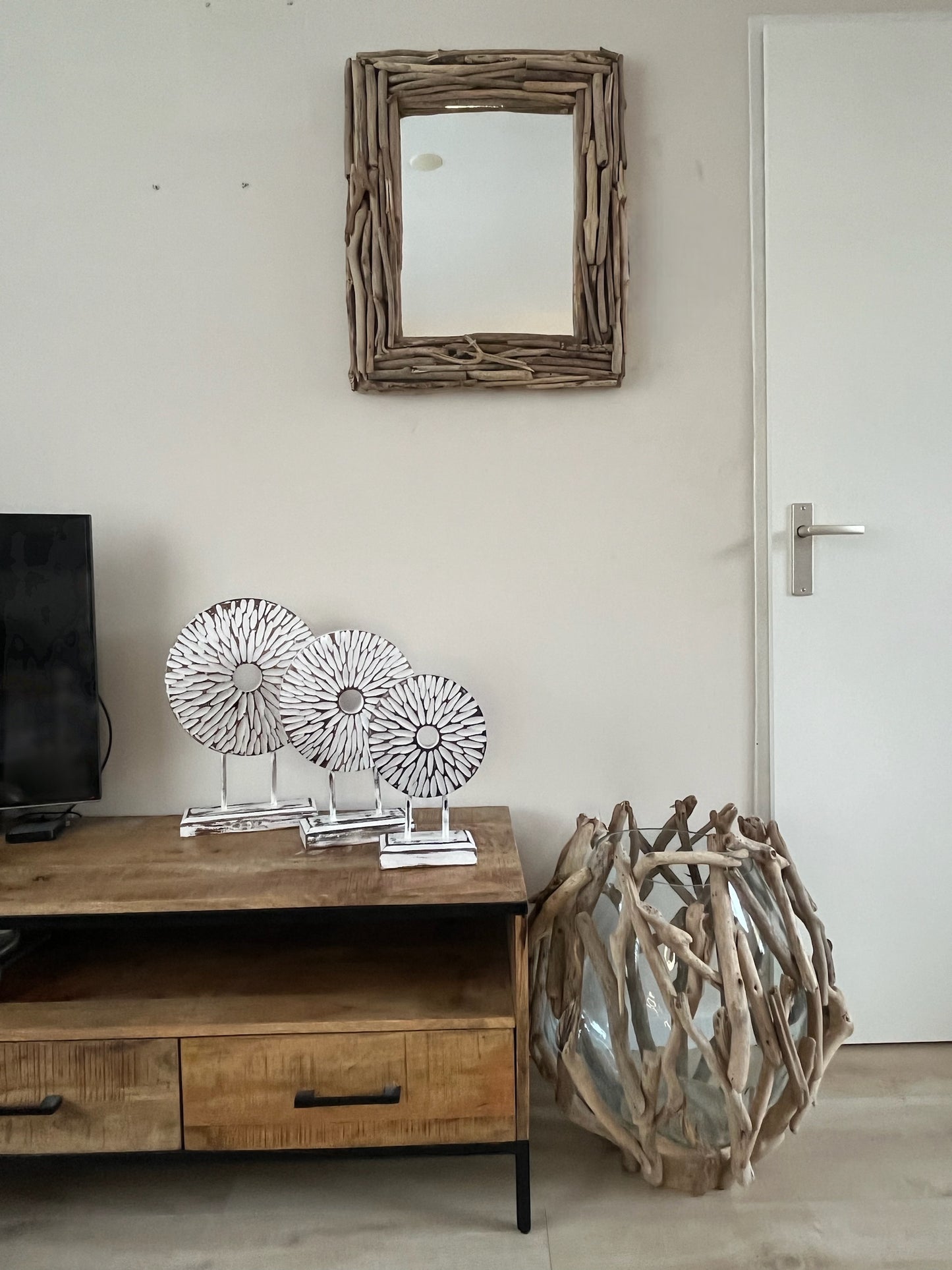 Windlicht/ vaas van drijfhout