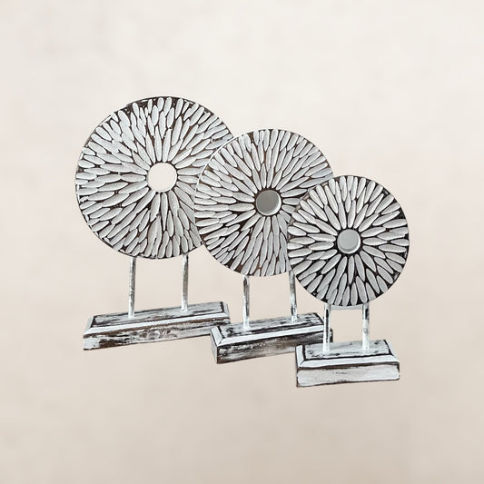 Ornament “Putih”